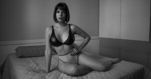 découvrez notre sélection de fine lingerie : des pièces élégantes, raffinées et confortables pour sublimer votre féminité au quotidien ou lors d'occasions spéciales.